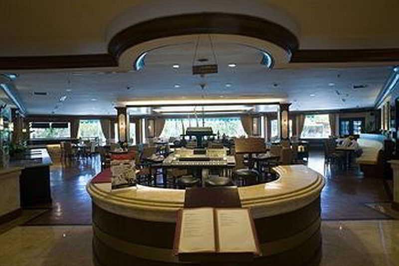 The Sunan Hotel Solo Exterior foto