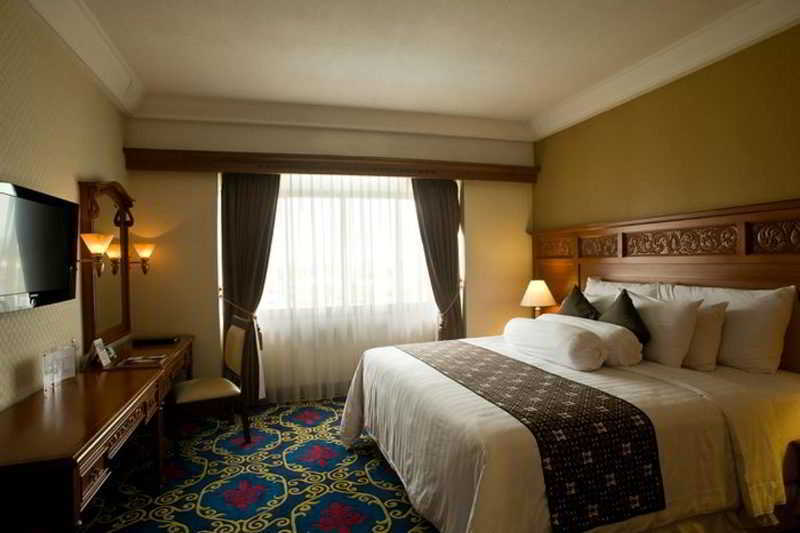 The Sunan Hotel Solo Exterior foto